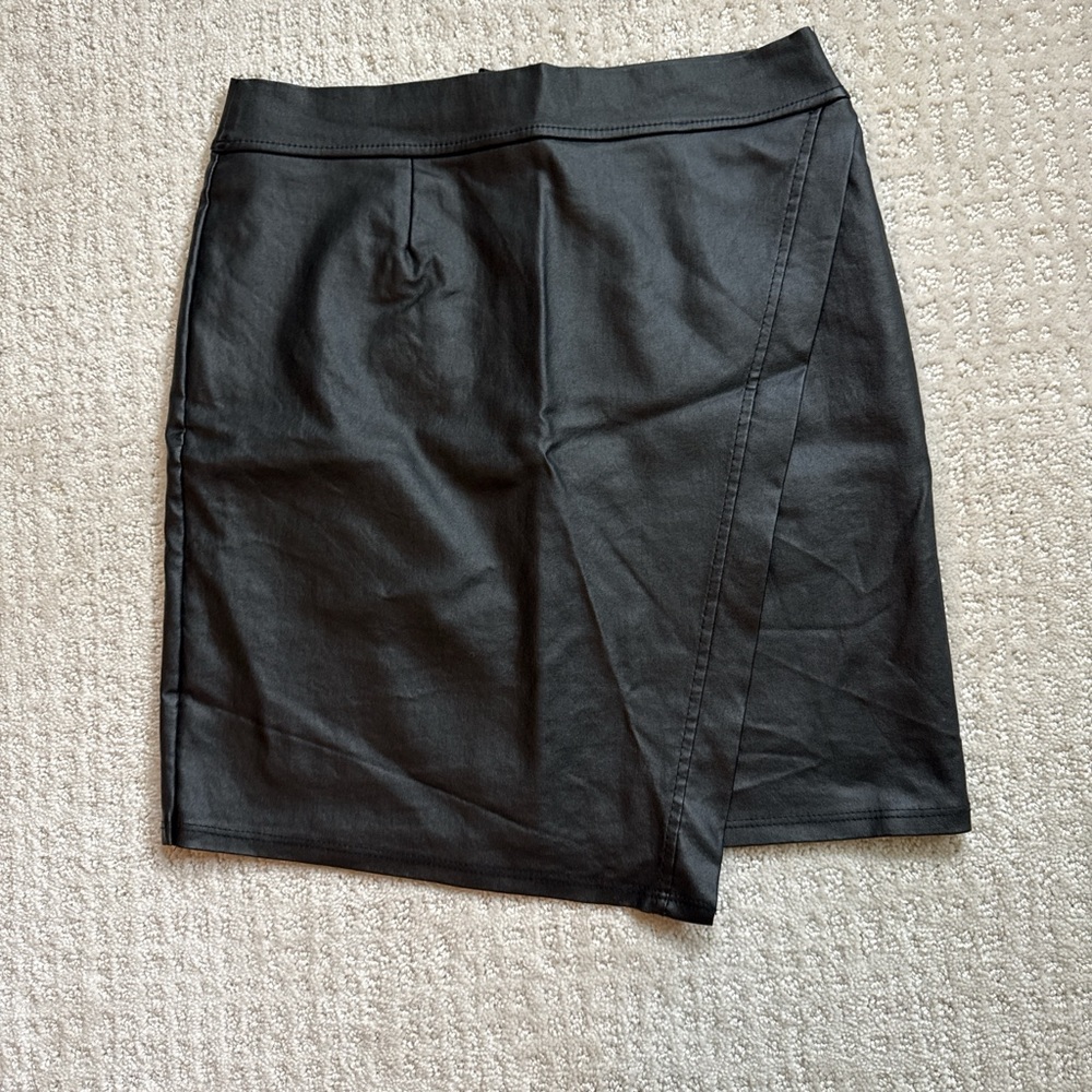 Windsor Black Pencil Skirt